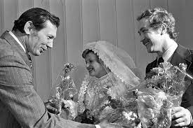 После песни корбут и борткевич оказались на соседних креслах и проговорили почти до самой посадки. Istoricheskie Foto V Twitter Gimnastka Olga Korbut I Solist Gruppy Pesnyary Leonid Bortkevich Zaklyuchayut Zakonnyj Brak Sssr 1978 G