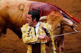 Toros Santander. Un imperial Emilio de Justo sale a hombros junto a Ginés  Marín