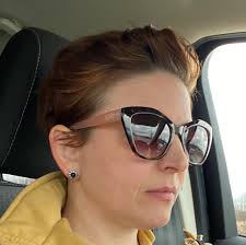 Erin Trantham's Instagram, Twitter & Facebook