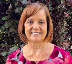 Lorraine Fernandez's Instagram, Twitter & Facebook