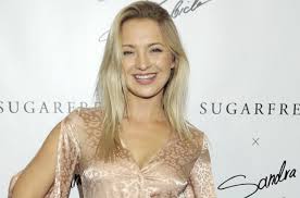 She is an actress, known for dzien dobry, kocham cie! Barbara Kurdej Szatan W Modnej Kurtce New Balance Moda I Trendy