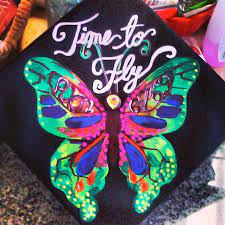Feiern Mit Stil Und Dem Passenden Outfit Doktorhute Fur Abiball Abifeier Graduation Cap Decoration College Graduation Cap Decoration Graduation Cap Designs