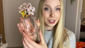 Amazon.com : Marc Jacobs Daisy Eau So Fresh 4.2 oz EDT Spray : Marc Jacobs  Perfume For Women : Beauty & Personal Care