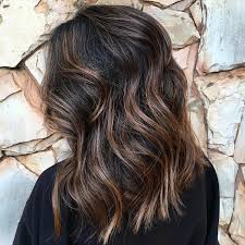 5 tipps für braune haare mit blonden highlights. Balayage Braun Vs Balayage Blond Die Grosse Haarfarben Frage