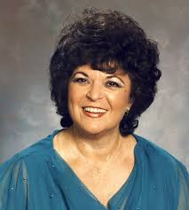 Lenora Lindsay's Instagram, Twitter & Facebook