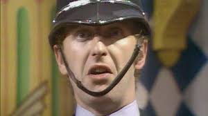 Latający Cyrk Monty Pythona sezon 1 odcinek 5