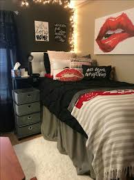 Though the space is small the natural. Pinterest Plugbarbiie Small Room Bedroom Dorm Room Decor Cozy Small Bedrooms