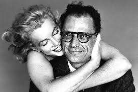 Norma jeane mortenson), в крещении но́рма джин бе́йкер. Merilin Monro Biografiya Foto Lichnaya Zhizn Kennedi Filmy 24smi