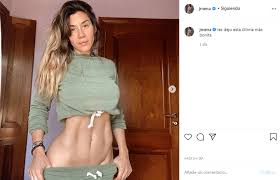 Mientras karina se encuentra como participante, jimena barón está por primera voz como jurado en un reality de talentos.de esta manera, la cantante no cuenta con gran experiencia y la princesita no dudó en hacérselo saber.una conversación que terminó en una fuerte discusión que llamó. Jimena Baron Reaparecio En Las Redes Con Un Video Que Causo El Furor De Sus Fans Infobae