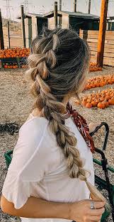 This braiding hairstyle consists of the textured and blond braids. Cute Braided Hairstyles To Rock This Season Cute Fun And Simple French Side Braid