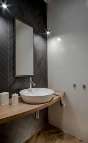 Fliesen Im Fischgratmuster Sind Schone Und Moderne Gaste Wc Ideen Gaste Wc Ideen Gaste Wc Modern Gaste Wc
