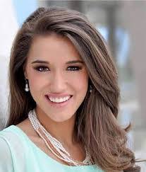 Kelly Gaudet's Instagram, Twitter & Facebook