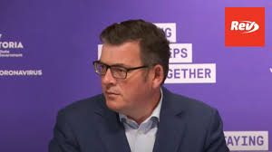 The journalist in turn asks a question about it at a press conference. Dan Andrews October 20 Covid 19 Press Conference Rev
