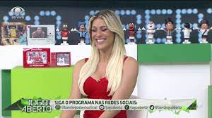 O telejornal esportivo é exibido pela rede bandeirantes e tem renata fan como apresentadora. Renata Fan Posta Foto De Biquini E Denilson Analisa Youtube