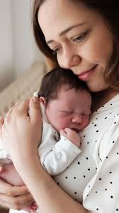 There's only one thing I love more than Christmas shoots... and that's  Christmas shoots in my NEW STUDIO SPACE 🎄🎅 The feedback so far has been  amazing, and having the whole room