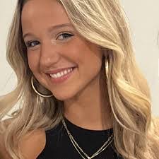 Stephanie Cosgrove's Instagram, Twitter & Facebook