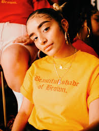 90 Fashion Black And Yellow Graphic Tee Beautiful Shade Of Brown Graphic Tee Outfits Latina Fashion Yellow Shirt Outfit