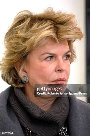 1,290 Ella Fair Stock Photos, High-Res Pictures, and Images