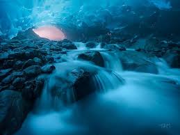 Hasil gambar untuk Mendenhall Ice Caves, Juneau, Alaska