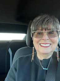 Anna Twitchell's Instagram, Twitter & Facebook