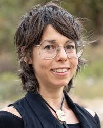 Lori Finkel's Instagram, Twitter & Facebook