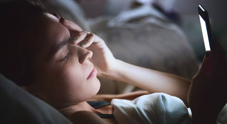 Revenge bedtime procrastination: por qué no duermes aunque estés agotado