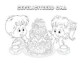 Als je een kleurplaat voor een verjaardag zoekt is het vast feest! Kleurplaten Verjaardag O A Voor Jarige Mama Papa Opa En Oma