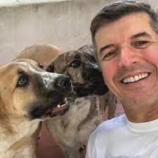 João baião com uma ninhada de cães. Joao Baiao E A Sua Quinta De Luxo Nas Redes Vidas