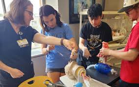 Incoming Health Sciences students get a leg up through Summer Bridge  program // College of Health Sciences