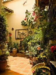 34 Relaxing European Inspired Front Yard Decor Ideas Homeridian Com Front Yard Decor Yard Decor Patios