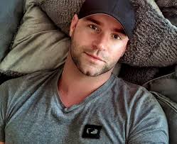 Hi everyone, I'm Aria, 30 years old from Japan. Love travelling but don't  want to set off alone anymore, hope to meet people who can share the  scenery and be serious about