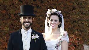 Qui trovate tutte le news e video completi per vedere lo streaming delle puntate, mentre se volete seguire in tv la telenovela su canale 5 l'appuntamento da lunedì al venerdì. Una Vita Anticipazioni Spagnole Victor E Maria Luisa Si Sposano E Dicono Addio Alla Soap