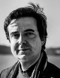 Trabalhos e Paixões de Fernando Assis Pacheco de Nuno Costa Santos