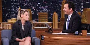 We already love kristen stewart's new short haircut but we love how she. Kristen Stewart Shows Us A Fun And Easy Way To Style A Bob Haircut Self