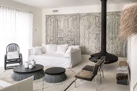 Https Decordemon Blogspot Com 2020 02 A Renovated 60s Villa Facing Harbor Of Html Fbclid Iwar0vdt1jtnnmxkia1eeqjmdtheh In 2020 Stunning Interiors Bandol French House