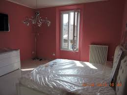 La camera da letto dovrebbe offrire conforto e un'atmosfera. Tinteggiatura Bologna Castenaso Imbiancare Pitturare Dipingere Casa Pareti Interne Colorate Decorazioni Costo