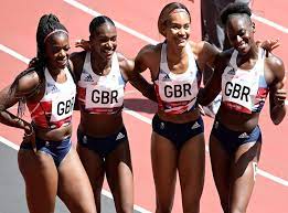 A relay baton is carried by each runner. Syrtuhvhfmekwm