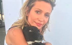 O post era o logo do instituto luisa mell e a frase. Luisa Mell Faz Bazar Para Arrecadar Fundos Ao Seu Instituto So Noticias