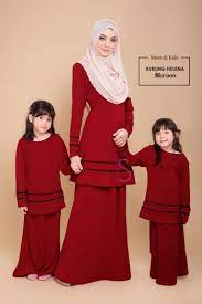So untuk yang aa second colour kita ada colour warna hitam untuk corak yang sama okey ni warna hitam dia corak bunga dia adalah seperti ini. 49 Info Terkini Baju Kurung Warna Merah