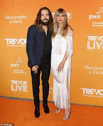 In 1997, klum married famed hairstylist ric pipino, but the couple divorced in 2002. Heidi Klum S Husband Tom Kaulitz Tests Negative For The Coronavirus Daily Mail Online