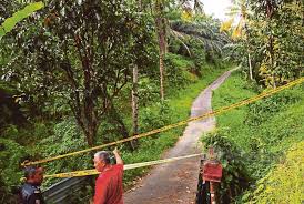 Katanya, mayat tersebut dibawa menggunakan helikopter kerana ia dijumpai di kawasan yang curam. Gerak Hati Rungkai Misteri