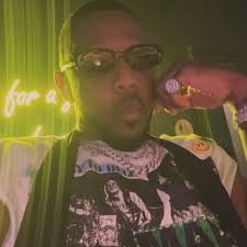 Soon as shit ain’t adding up, I’m subtracting.., I’ont like it when the  math ain’t mathing.., [shot by shotbyshawn