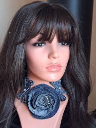 Collier en jean avec passants, rose et cristaux/cadeau parfait/voir plus  dans ma boutique.