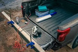 See full list on caranddriver.com Ford F 150 Lightning A Us Icon Goes Electric Car Magazine