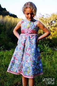 Aus meinem traumstoff nähte ich ein probekleid. Elodie Farbenmix