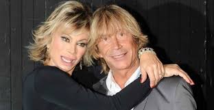 Enzo paolo turchi e carmen russo respingono al mittente le accuse. Carmen Russo Il Cambio Look Fatto In Casa E Straordinario