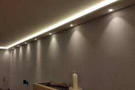 Example 2 Indirect Wall And Ceiling Lighting With The Stucco Molding Wdkl 200 Example 2 In 2020 Deckenbeleuchtung Beleuchtung Decke Beleuchtung Wohnzimmer