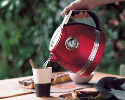 We test kettles from amazonbasics, bella, black+decker, breville, cuisinart, hamilton beach, oxo, ovente, and secura. Kitchenaid Artisan 1 5l Kettle 5kek1522ber Empire Red Ireland