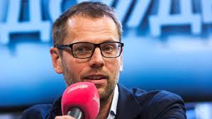 В 2018 году мирзализаде выступил на шоу «вечерний ургант», где произнес политический лозунг под видом шутки. Investor Dozhdya Vinokurov Stal Izdatelem Spletnik Village I Wonderzine On Ne Isklyuchil Poyavlenie Podpiski