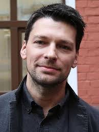 На более поздних фото козловский занялся спортом и сел на диету. Daniil Strahov Biografiya Lichnaya Zhizn Foto Novosti Znahar Filmy Serialy Zhena Roli Akter 2021 24smi